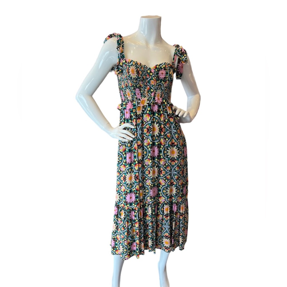 Caballero Nalia Dress Smocked Midi Dress in Floral Print size Small